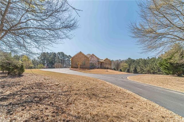 500 Penny Lane, Loganville, GA 30052