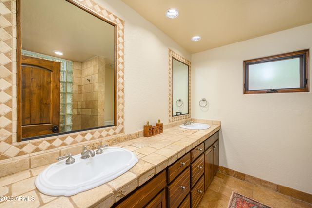 3356 N 60TH Street, Phoenix, AZ 85018