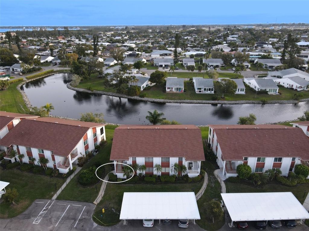 Image 3 of property listing at 4868 INDEPENDENCE DRIVE, Bradenton, FL 34210