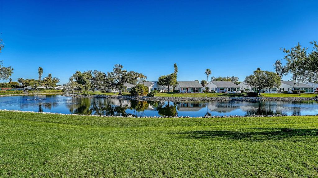 Image 37 of property listing at 4868 INDEPENDENCE DRIVE, Bradenton, FL 34210