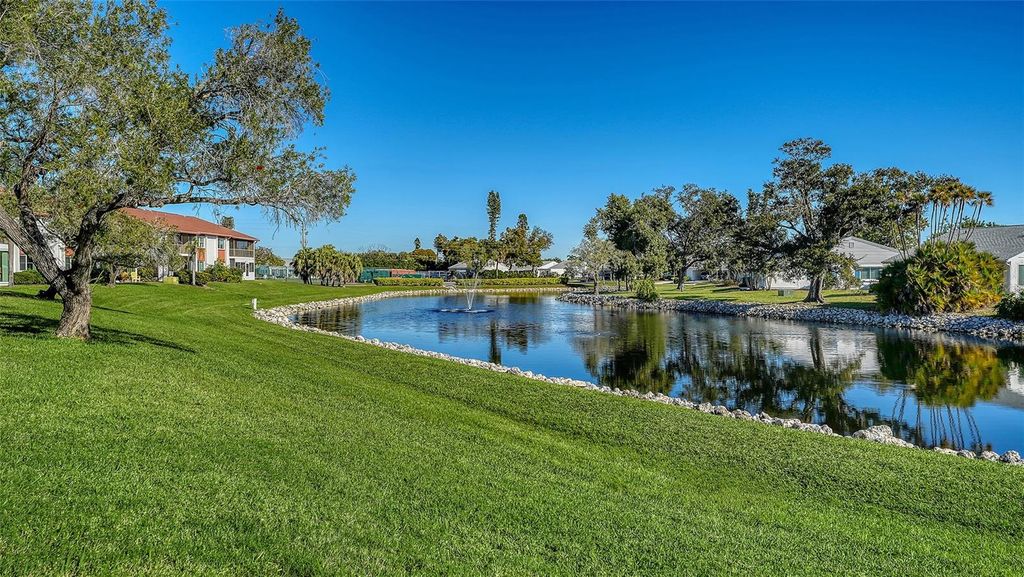 Image 38 of property listing at 4868 INDEPENDENCE DRIVE, Bradenton, FL 34210