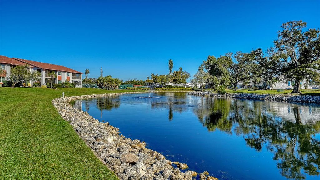 Image 41 of property listing at 4868 INDEPENDENCE DRIVE, Bradenton, FL 34210