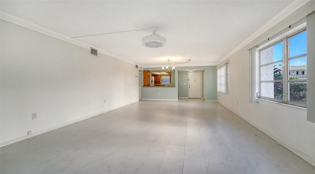 Image 8 of property listing at 4868 INDEPENDENCE DRIVE, Bradenton, FL 34210