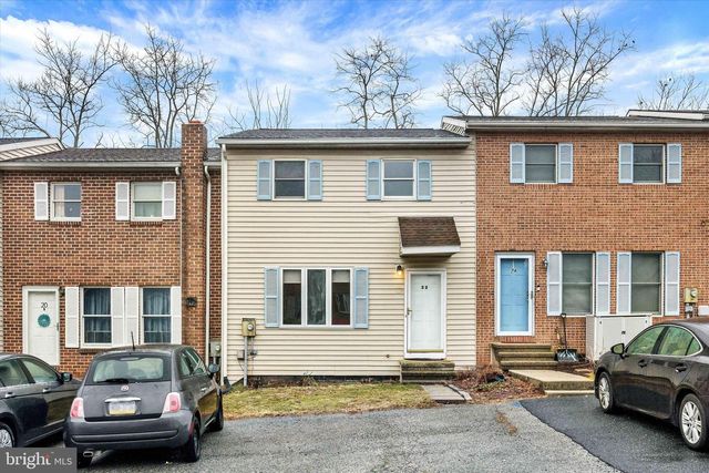 22 PERSIAN LILAC DR, Etters, PA 17319