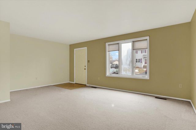 22 PERSIAN LILAC DR, Etters, PA 17319