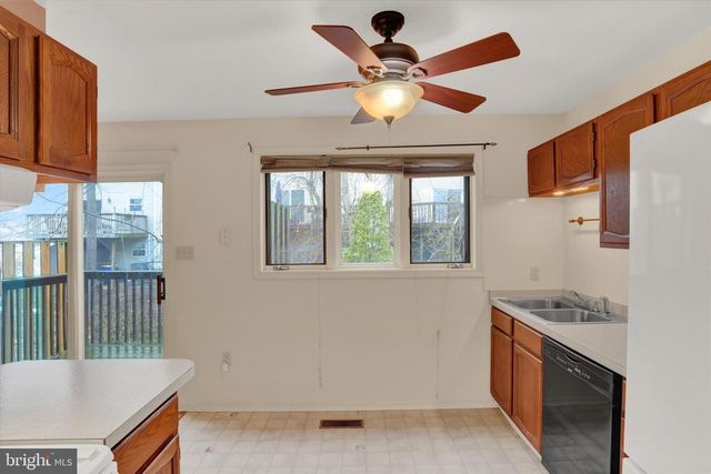 22 PERSIAN LILAC DR, Etters, PA 17319