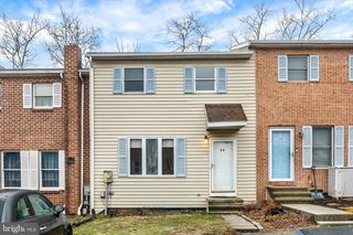 22 PERSIAN LILAC DR, Etters, PA 17319