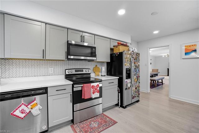 948 W Ferry Plantation RD, Virginia Beach, VA 23455