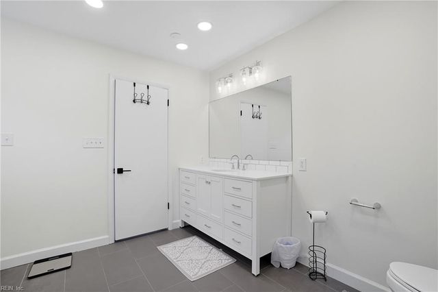 948 W Ferry Plantation RD, Virginia Beach, VA 23455