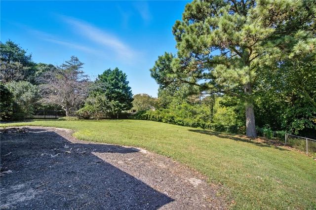 948 W Ferry Plantation RD, Virginia Beach, VA 23455