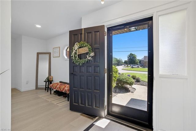 948 W Ferry Plantation RD, Virginia Beach, VA 23455