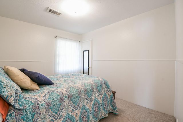 129 Cannon Street, Clute, TX 77531