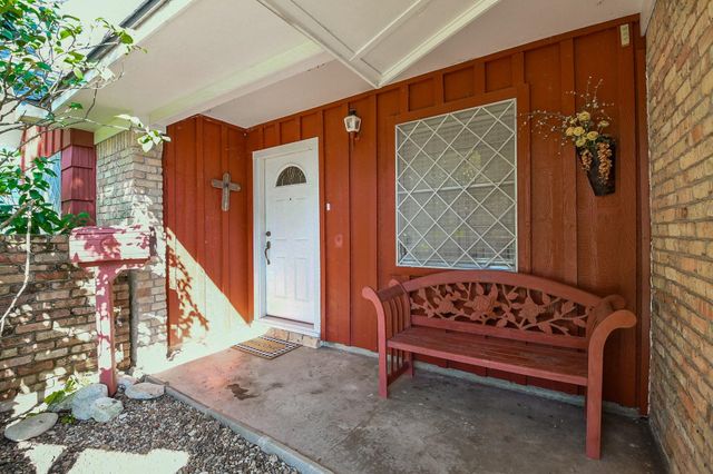 129 Cannon Street, Clute, TX 77531