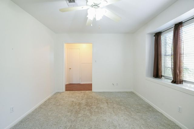 129 Cannon Street, Clute, TX 77531