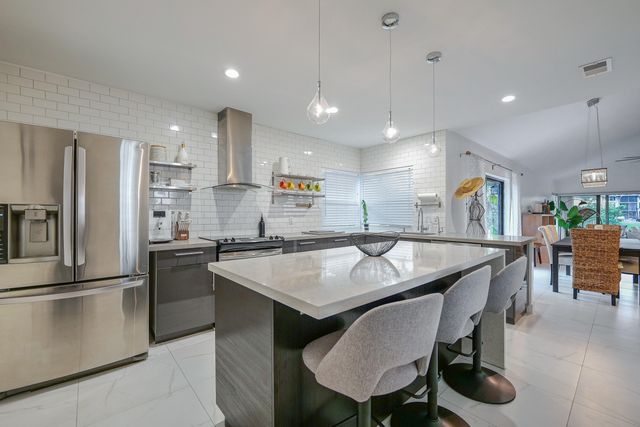 5533 Constant Spring Terrace 217, Lauderhill, FL 33319