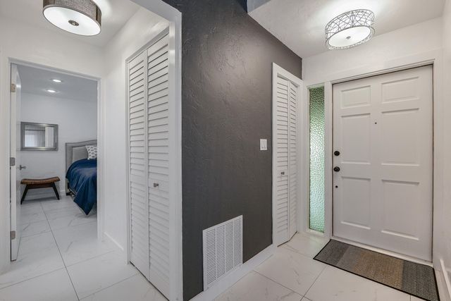 5533 Constant Spring Terrace 217, Lauderhill, FL 33319