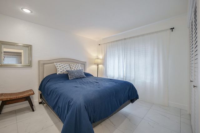 5533 Constant Spring Terrace 217, Lauderhill, FL 33319