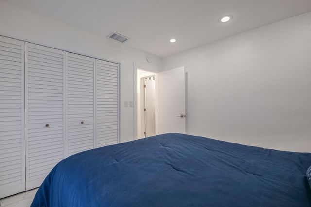 5533 Constant Spring Terrace 217, Lauderhill, FL 33319