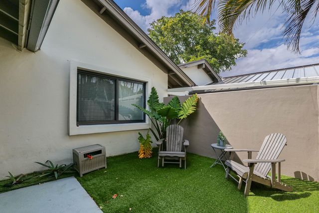 5533 Constant Spring Terrace 217, Lauderhill, FL 33319