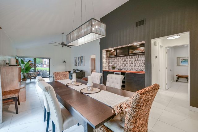 5533 Constant Spring Terrace 217, Lauderhill, FL 33319