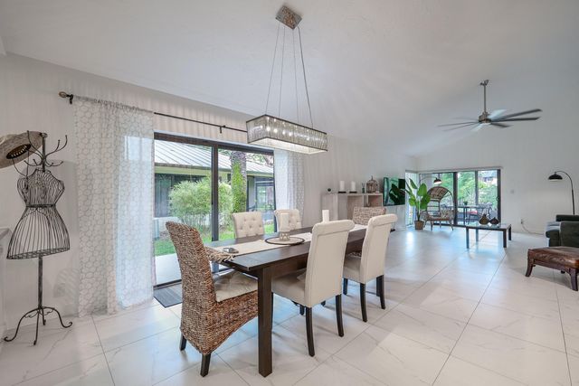 5533 Constant Spring Terrace 217, Lauderhill, FL 33319