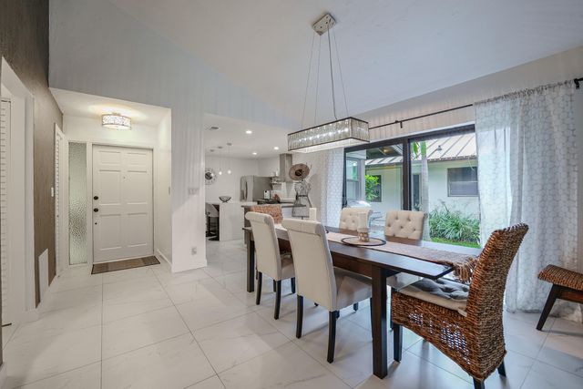 5533 Constant Spring Terrace 217, Lauderhill, FL 33319