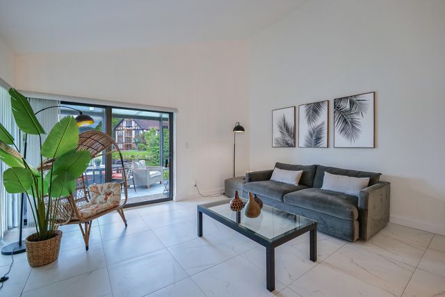 5533 Constant Spring Terrace 217, Lauderhill, FL 33319