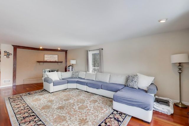 26 Brandywine Road, South Barrington, IL 60010