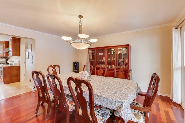 26 Brandywine Road, South Barrington, IL 60010