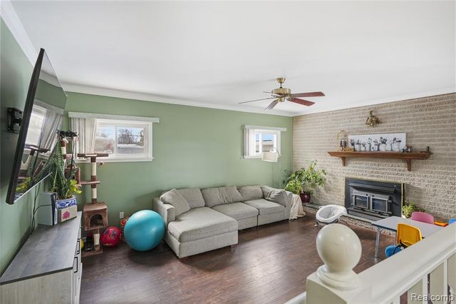 25913 Culver Street, Saint Clair Shores, MI 48081