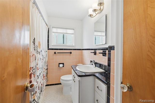 25913 Culver Street, Saint Clair Shores, MI 48081