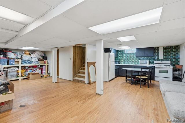 25913 Culver Street, Saint Clair Shores, MI 48081