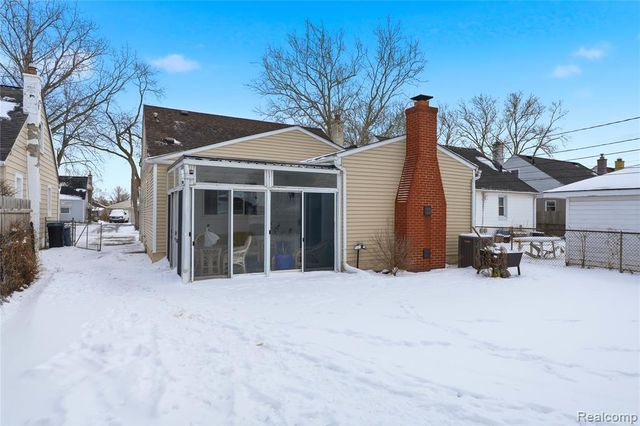 25913 Culver Street, Saint Clair Shores, MI 48081