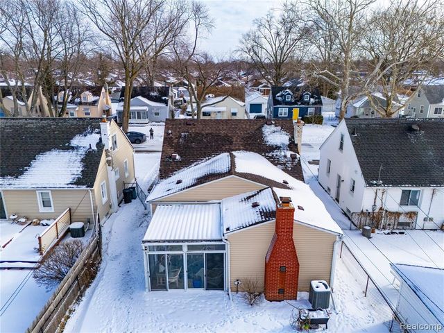 25913 Culver Street, Saint Clair Shores, MI 48081