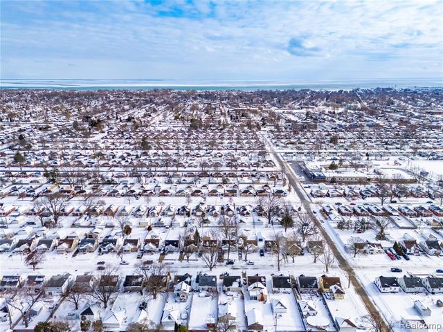 25913 Culver Street, Saint Clair Shores, MI 48081