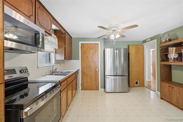 25913 Culver Street, Saint Clair Shores, MI 48081