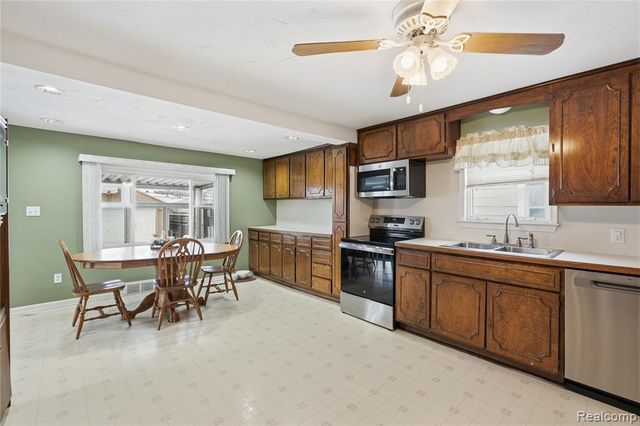 25913 Culver Street, Saint Clair Shores, MI 48081