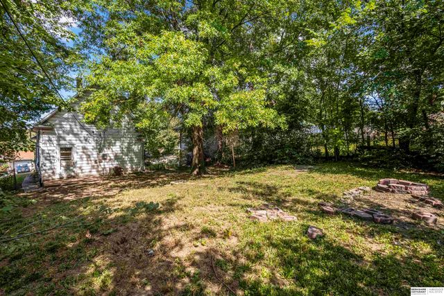 4215 Camden Avenue, Omaha, NE 68111