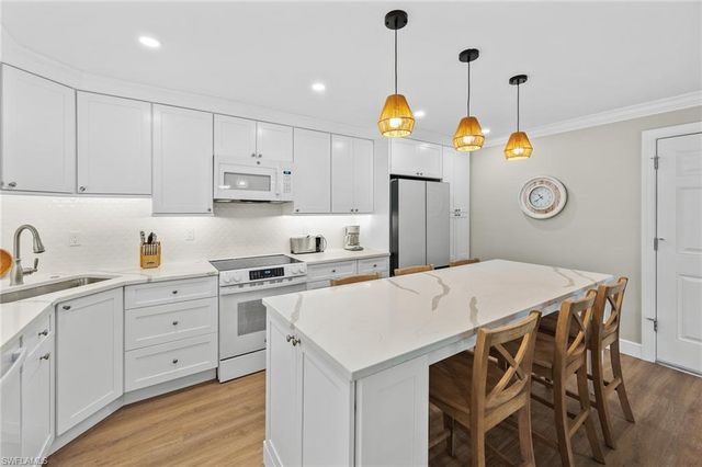 845 E Gulf DR 611, Sanibel, FL 33957