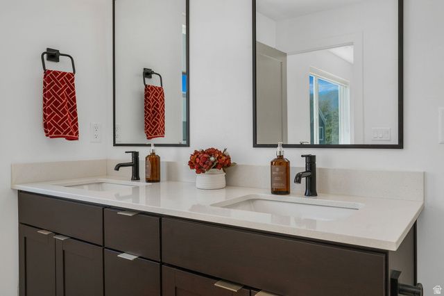 493 E ALICE WAY, Layton, UT 84041