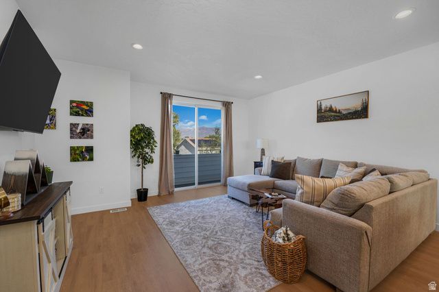 493 E ALICE WAY, Layton, UT 84041