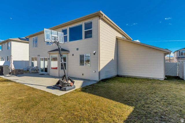 1024 W MANCHESTER DR, North Salt Lake, UT 84054