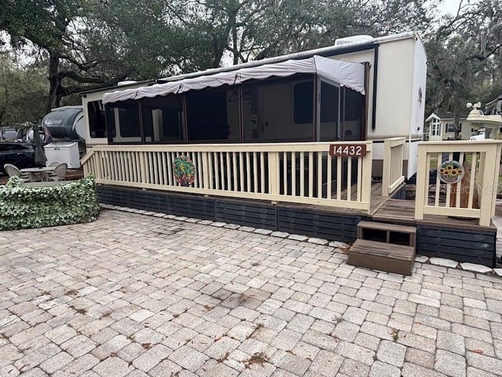 Image 8 of property listing at 14432 252ND COURT ROAD NE 140, Fort Mc Coy, FL 32134