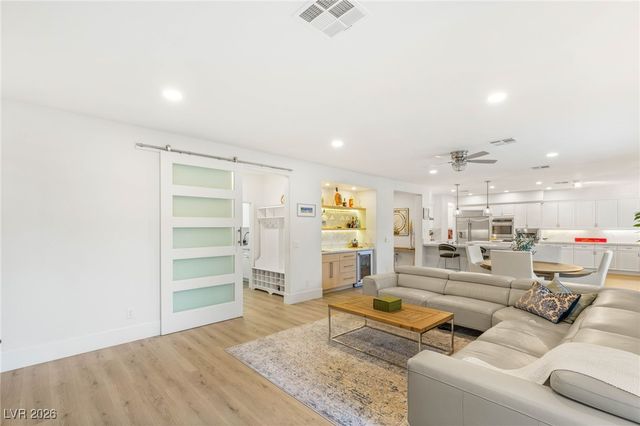 712 Proud Eagle Lane, Las Vegas, NV 89144