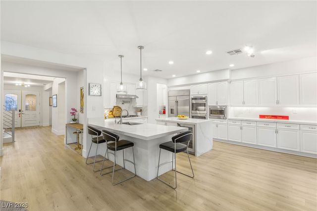 712 Proud Eagle Lane, Las Vegas, NV 89144