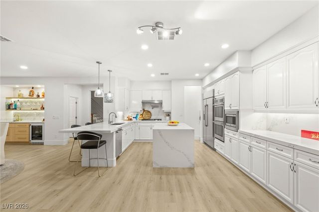 712 Proud Eagle Lane, Las Vegas, NV 89144