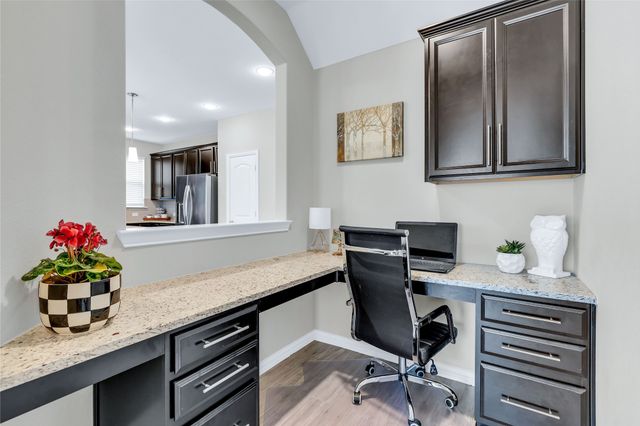 813 Sweeping Butte Drive, Fort Worth, TX 76052