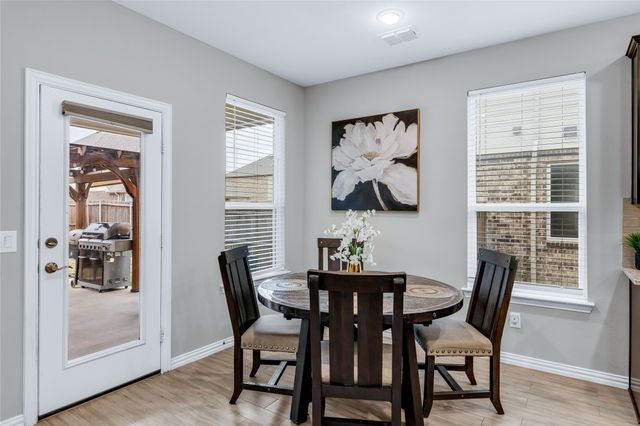 813 Sweeping Butte Drive, Fort Worth, TX 76052