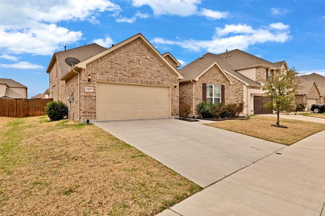 813 Sweeping Butte Drive, Fort Worth, TX 76052
