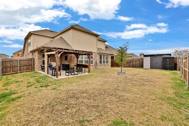 813 Sweeping Butte Drive, Fort Worth, TX 76052